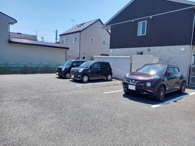 プランドールの駐車場