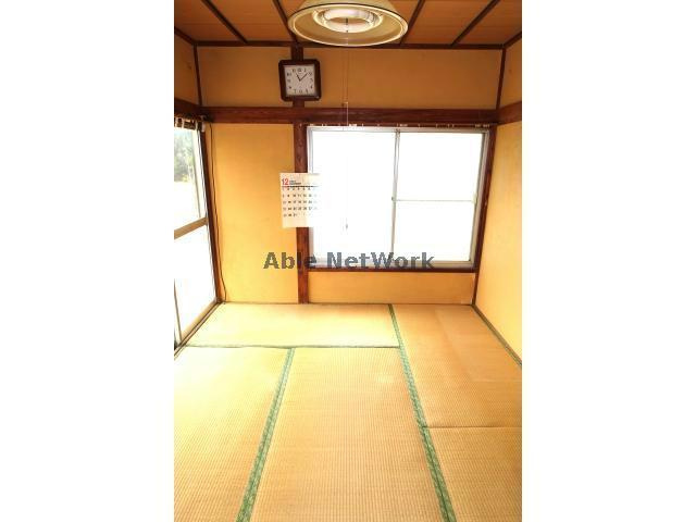 山中住宅の居間・リビング|和室６帖