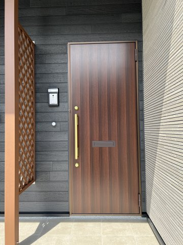 ホワイトベリーの玄関