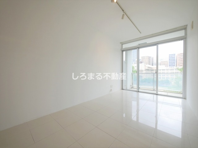 匠空ＫＹＯＭＡＣＨＩＢＯＲＩの洋室