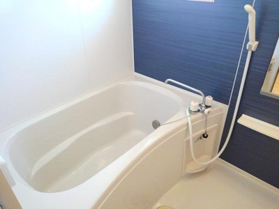 【浴室】 | シャン・ド・フルールⅢ | 日々の疲れを癒すお風呂付です