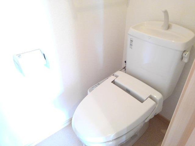 【トイレ】 | シャン・ド・フルールⅢ | ゆったりとした空間のトイレです