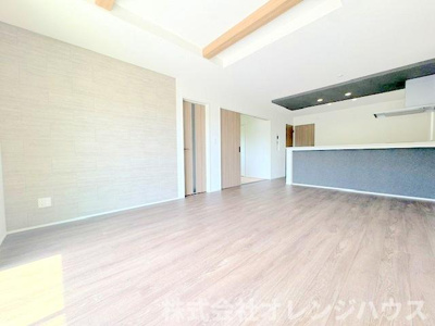 【居間・リビング】 | 厚木市愛名　新築分譲住宅　全2棟 | 写真撮影【2026.8】