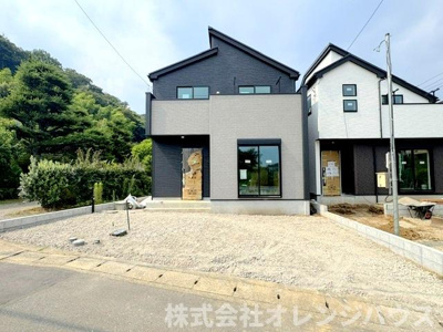 【前面道路含む現地写真】 | 厚木市愛名　新築分譲住宅　全2棟 | 写真撮影【2026.7】