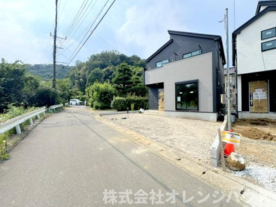 【前面道路含む現地写真】 | 厚木市愛名　新築分譲住宅　全2棟 | 写真撮影【2026.7】