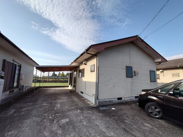 プラネットコーポの駐車場