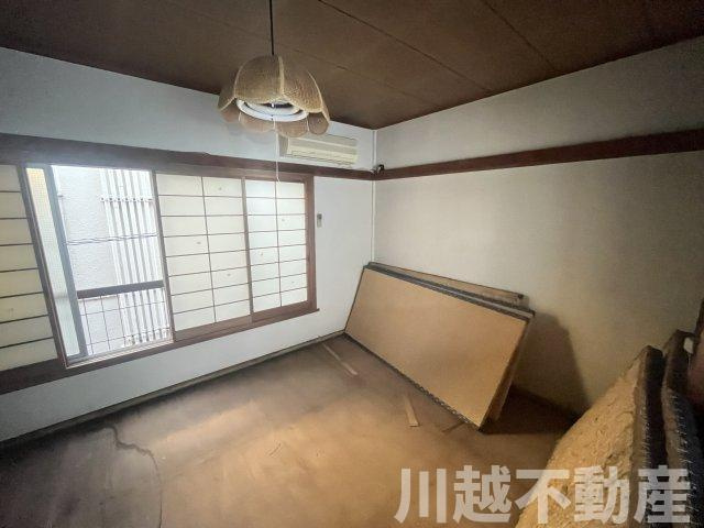 駅徒歩１分、利便性に優れた物件の和室|２階６帖和室（座敷）