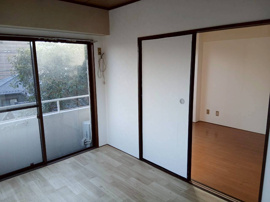 明るい洋室です