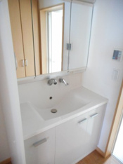 忙しい朝には欠かせない洗面所です