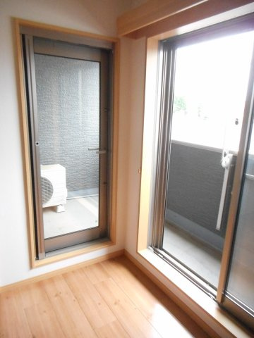 外からの目が気にならないバルコニーで洗濯物が干せます