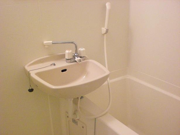 コンパクトで使いやすいお風呂です