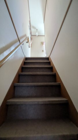中古住宅　八代1丁目の内装|階段