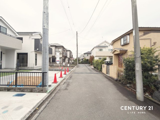 【前面道路含む現地写真】