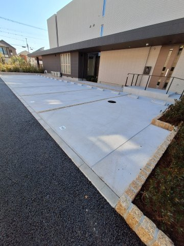 (シニア限定)ヘーベルVillageKUSUの駐車場