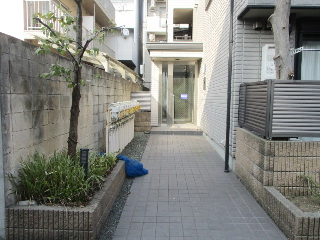 コンフォートKのエントランス