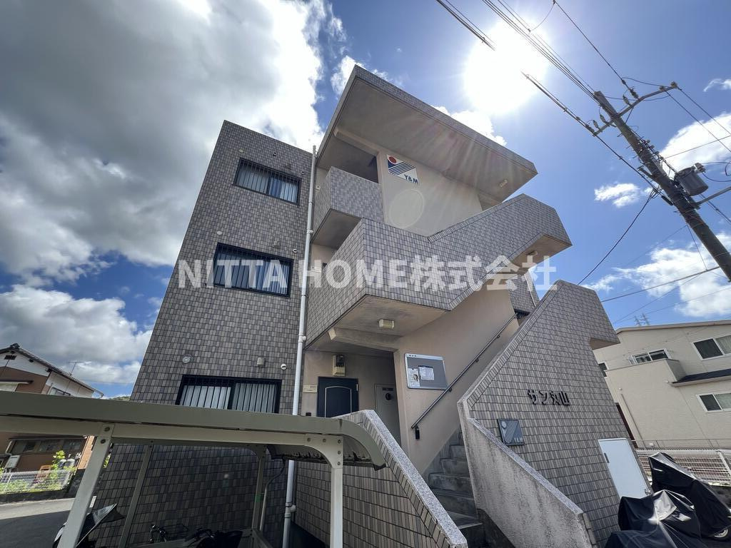 サン丸山の外観|鉄筋コンクリート造のマンション★