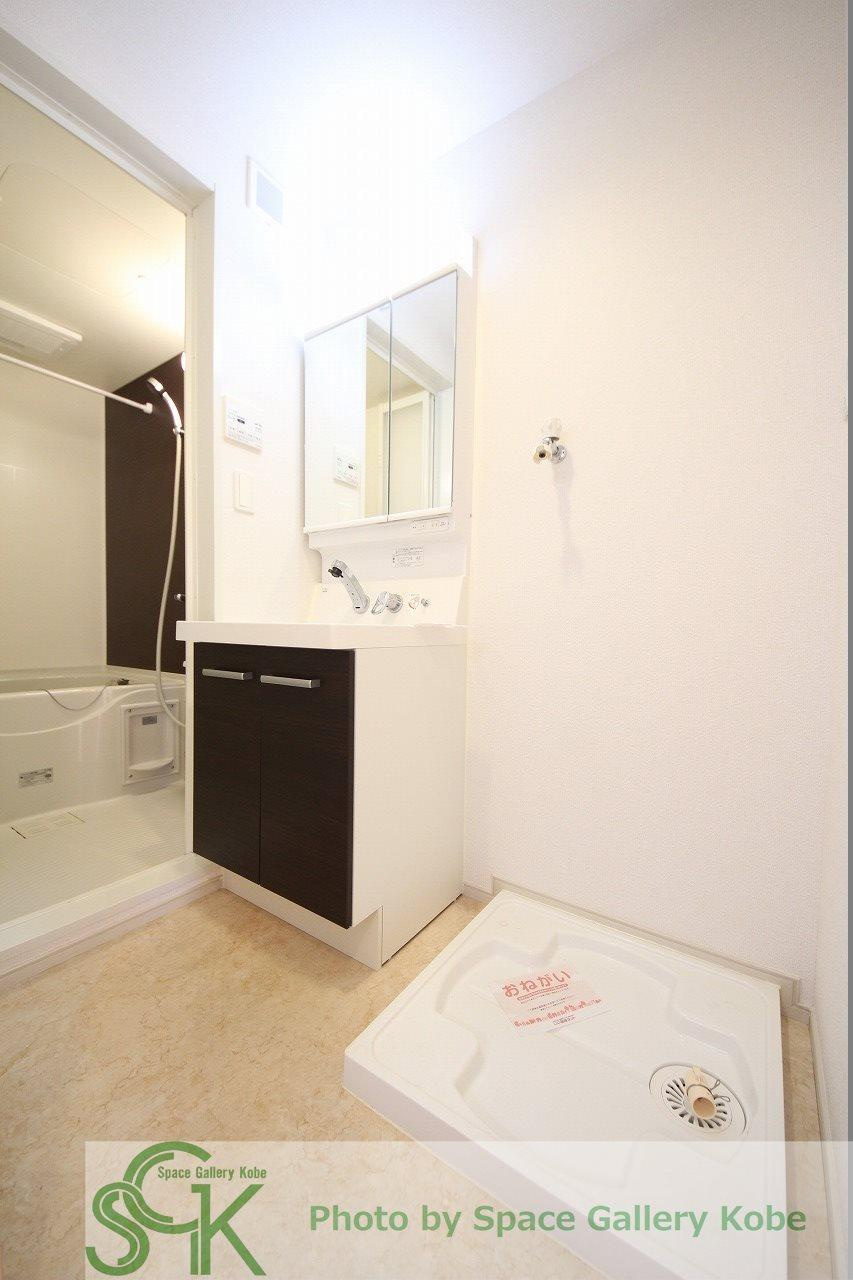 プラサーダ朝霧の洗面所|※お部屋により仕様が異なる場合があります。