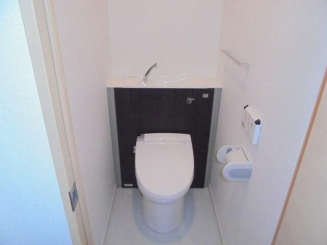 モデルノ　レジデンスのトイレ