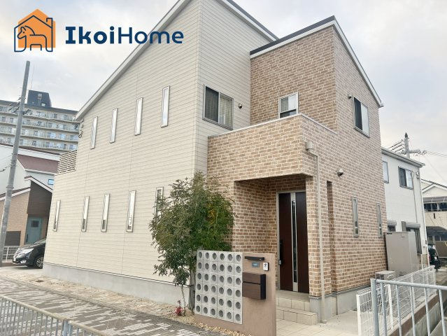 明石市魚住町清水　中古戸建の玄関|～ご見学に関して～平日や夜間でもご案内可能。決まったお時間で身動きが取れない方も臨機応変に対応します