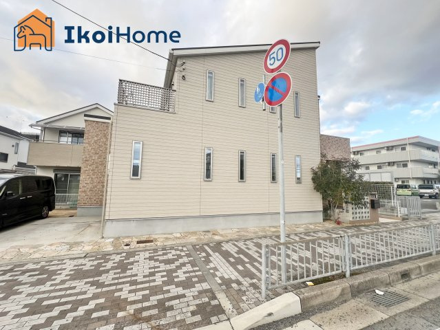 明石市魚住町清水　中古戸建のバルコニー|●資料・カタログのご請求無料●スーパーやコンビニ、飲食店、病院など徒歩圏内の施設も多々あります。