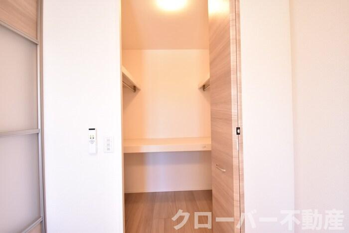 Ruhe(ﾙｰｴ)の収納|ウォークインクローゼット