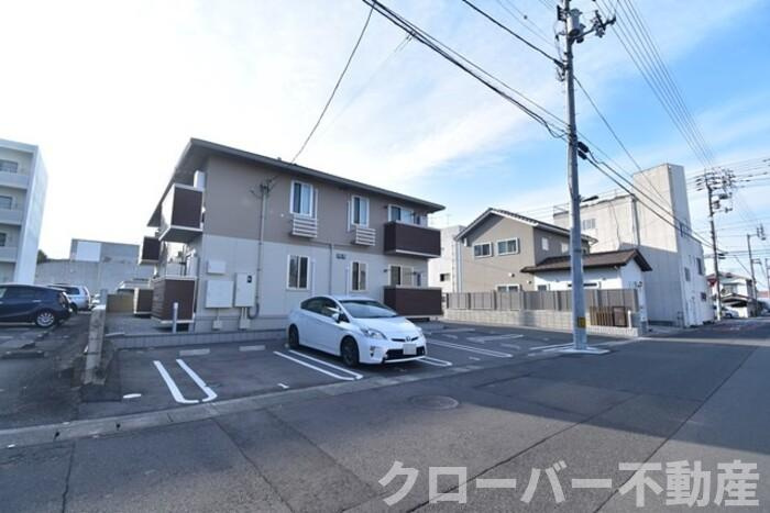 Ruhe(ﾙｰｴ)の駐車場|駐車場