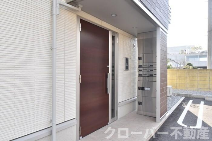 Ruhe(ﾙｰｴ)のエントランス|エントランス