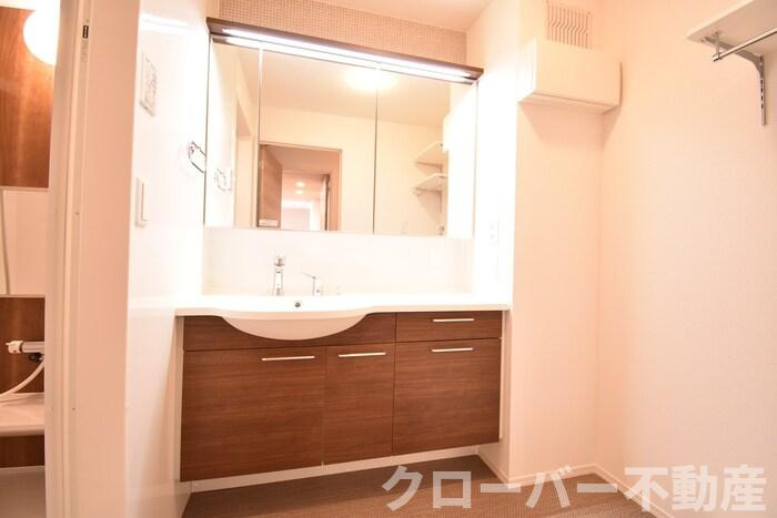 Ruhe(ﾙｰｴ)の独立洗面台|洗髪洗面化粧台