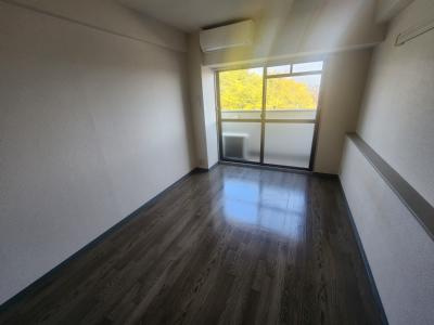 フローラビュー赤マンマの居間・リビング|洋室