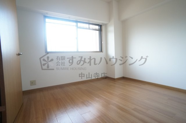 サニーハイツ（鴻池）の玄関|参考、同建物・反転間取りの号室