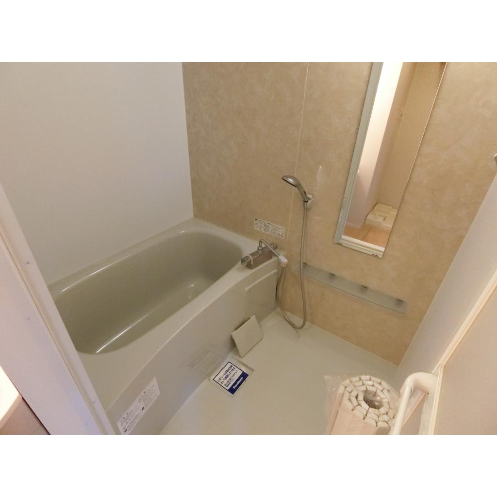 ルーエ　Iの浴室