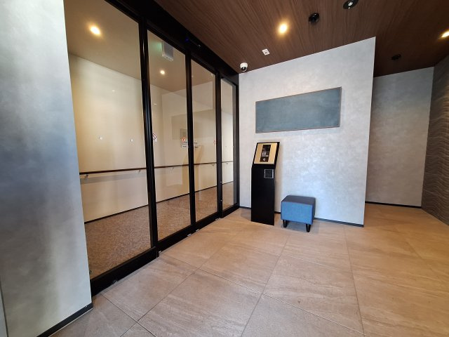 (シニア限定)ヘーベルVillageKUSUのエントランス