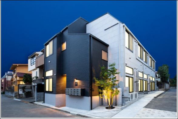 LUXST【ルクスト】のエントランス