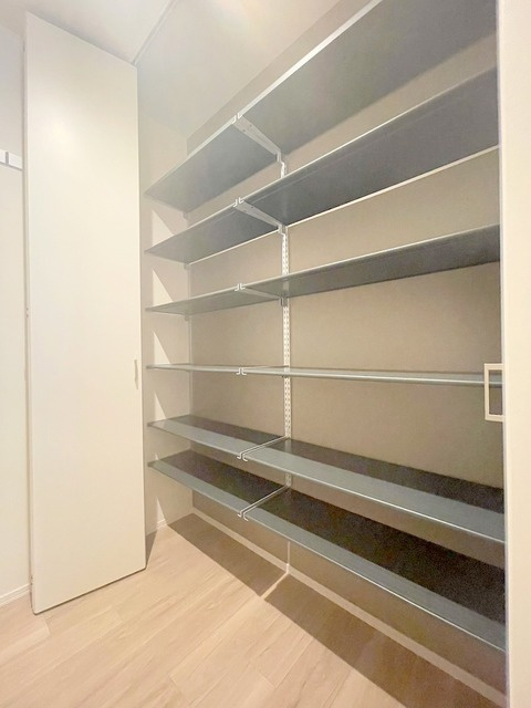 Ｄｕｅ　Ｗｅｓｔ　Ａｚａｂｕ　Ｈｏｕｓｅの玄関|★シューズクローク★