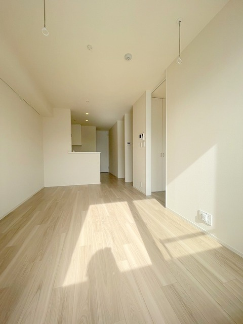 Ｄｕｅ　Ｗｅｓｔ　Ａｚａｂｕ　Ｈｏｕｓｅの居間・リビング|★明るいフローリングのお部屋です★