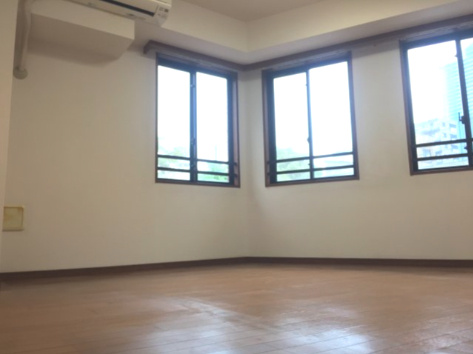 【居間・リビング】 