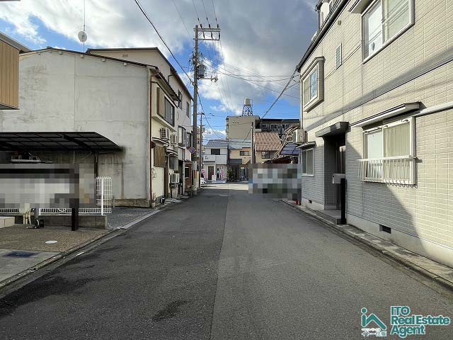 田中高原町　中古戸建の前面道路含む現地写真