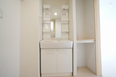【洗面所】 | ソーレⅡ | ゆったりとスペースのある洗面所