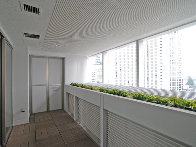 アークヒルズフロントタワーRoPのバルコニー