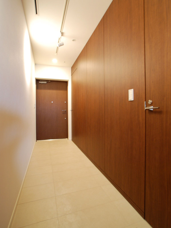 アークヒルズフロントタワーRoPの玄関