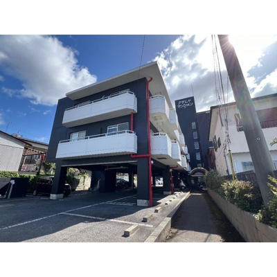 【外観】 | アザレアマンション | 外観は落ち着いています