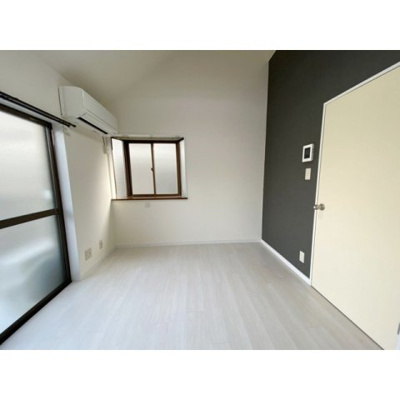 【居間・リビング】 | アザレアマンション | 使いやすい居間です