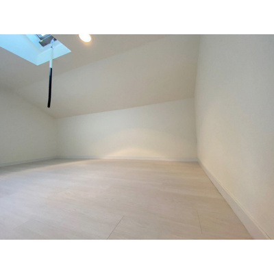 【居間・リビング】 | アザレアマンション | こちらのリビングで趣味の時間をお楽しみください