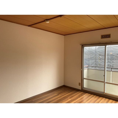 【居間・リビング】 | 岡本ハイツ | おしゃれな居間です