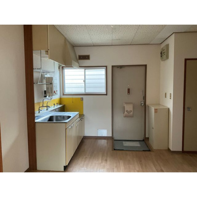 【居間・リビング】 | 岡本ハイツ | こちらの居間で趣味の時間をお楽しみください