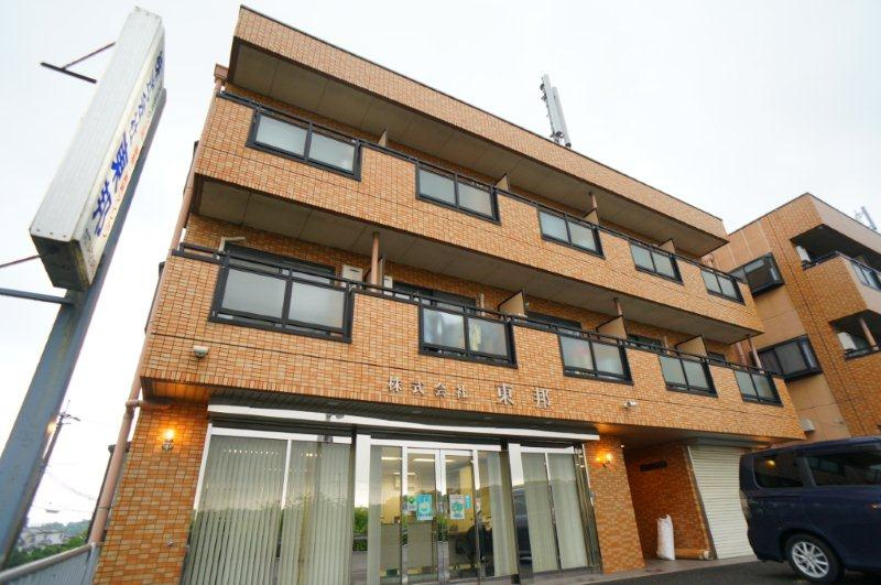 ロイヤルクリヨンの外観