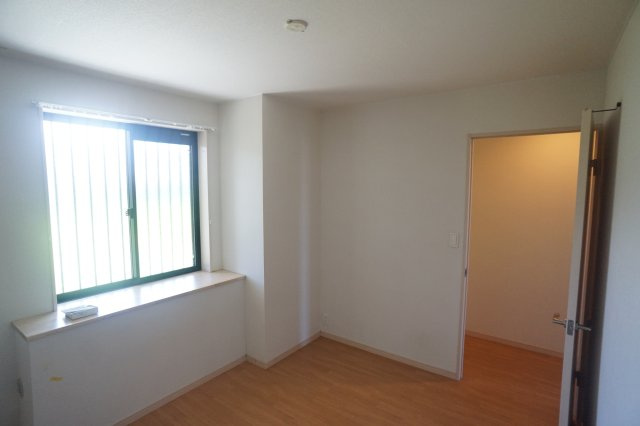 ファミールの洋室