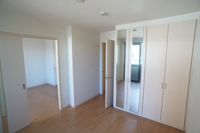 ファミールの洋室