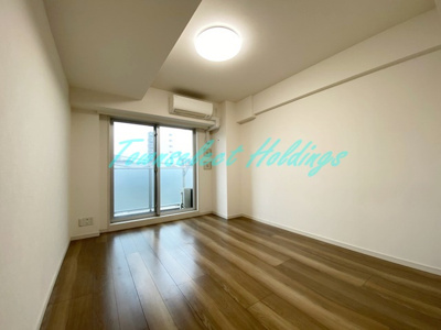 【居間・リビング】 | S-FORT湘南平塚 | 8帖の広々とした洋室♪