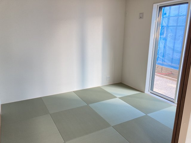 ブルーミングガーデン前橋市北代田町　1号棟の和室|1階和室5.25帖です。い草香る和室はくつろぎスペースに最適ですよ♪